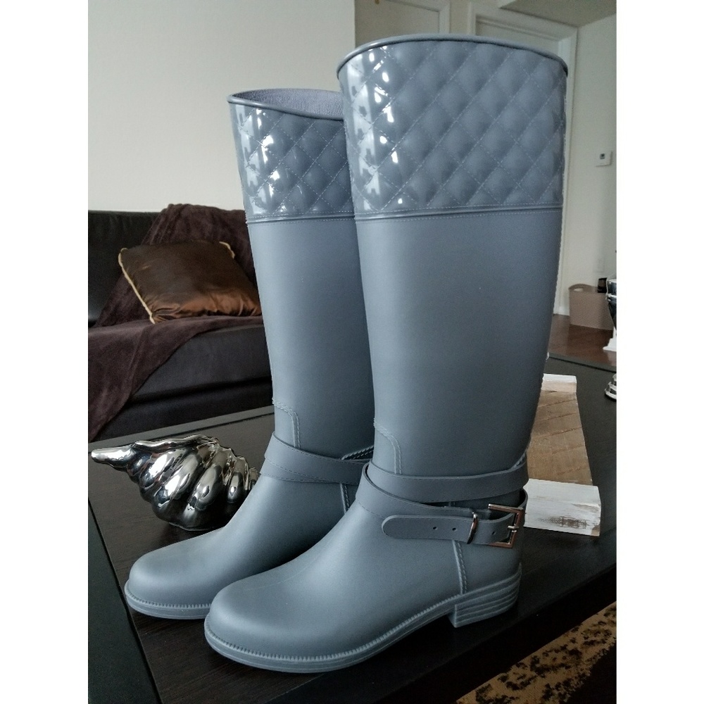 Rain boots